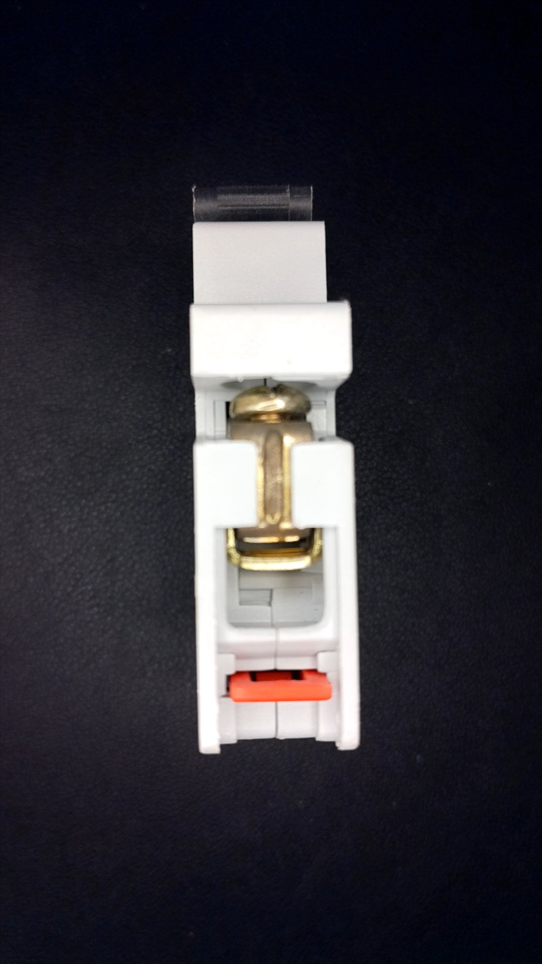 B10 Wylex NSB10 10A Series 3 MCB (center top terminal)