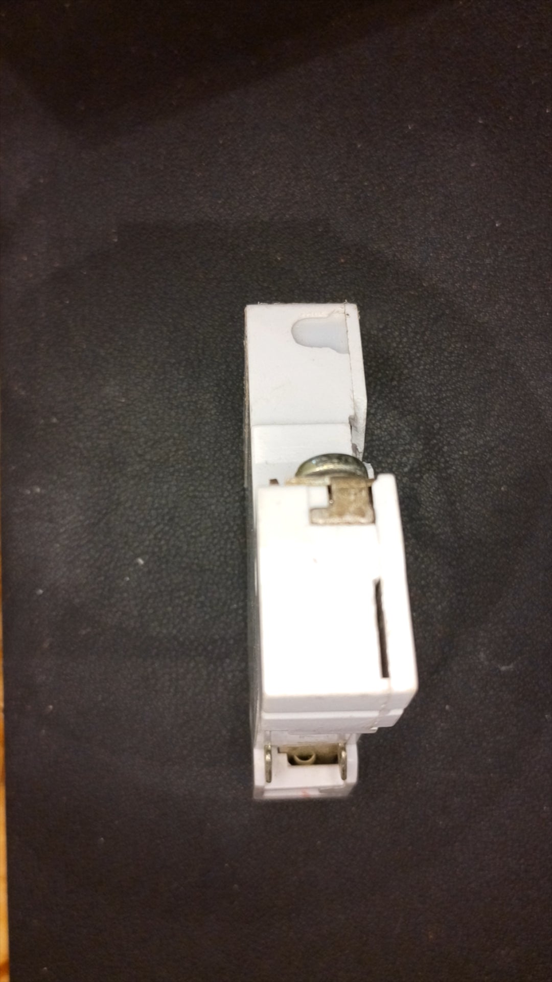 B32 MEM M6 Circuit Breaker 32A 321qeb