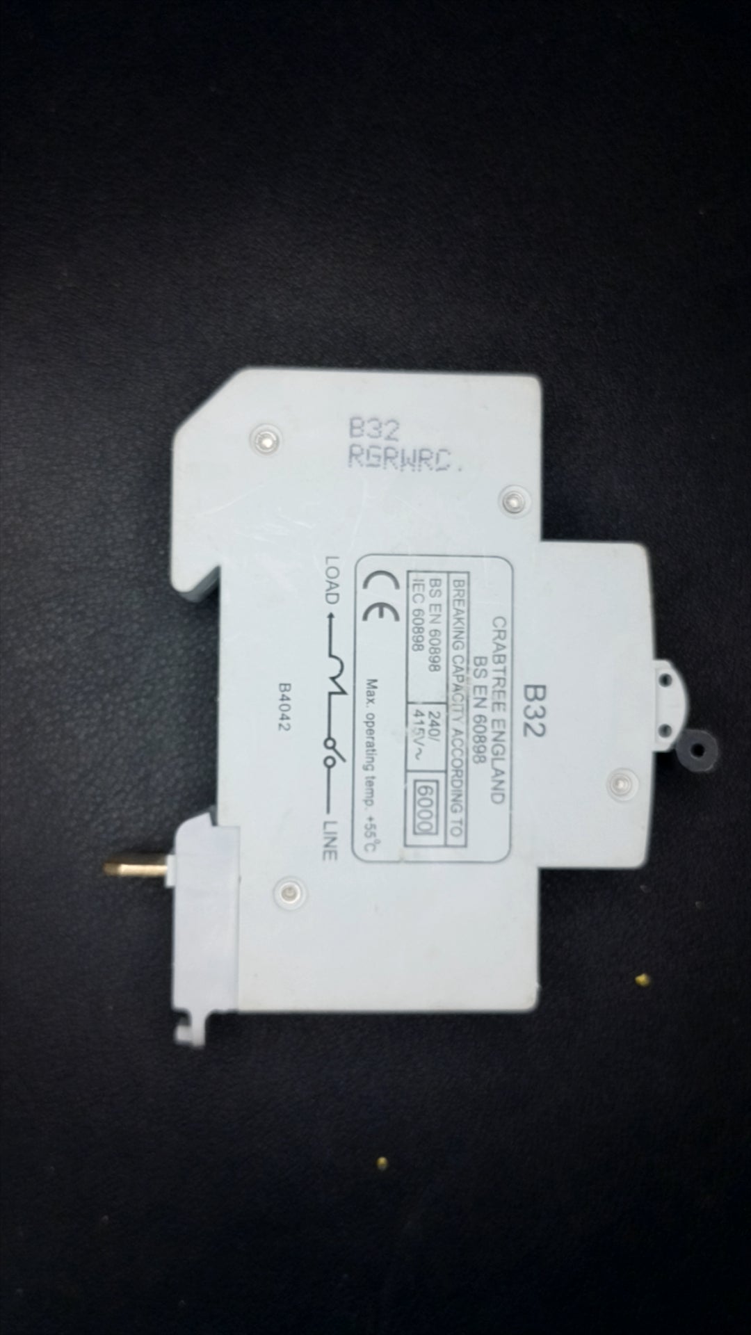 B32 Crabtree 61/B32 32A Offset Top Screw Circuit Breaker