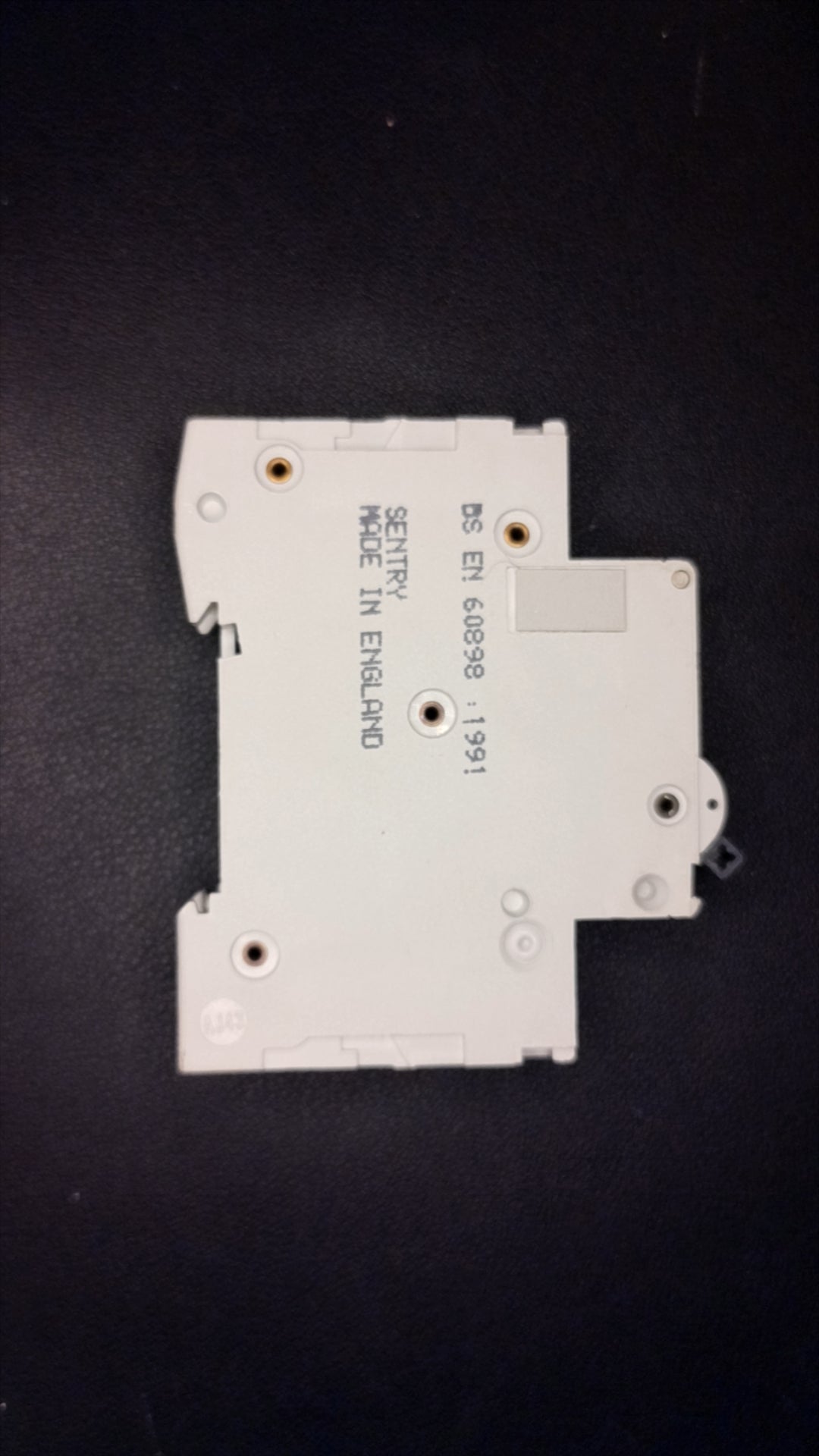 B20 MK LN 5920s 20A Single Pole MCB