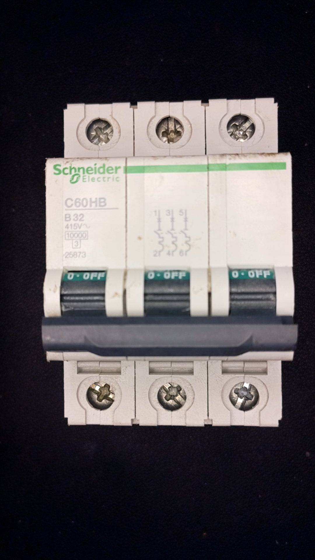 C32 Schneider Electric C60HB 32 25873