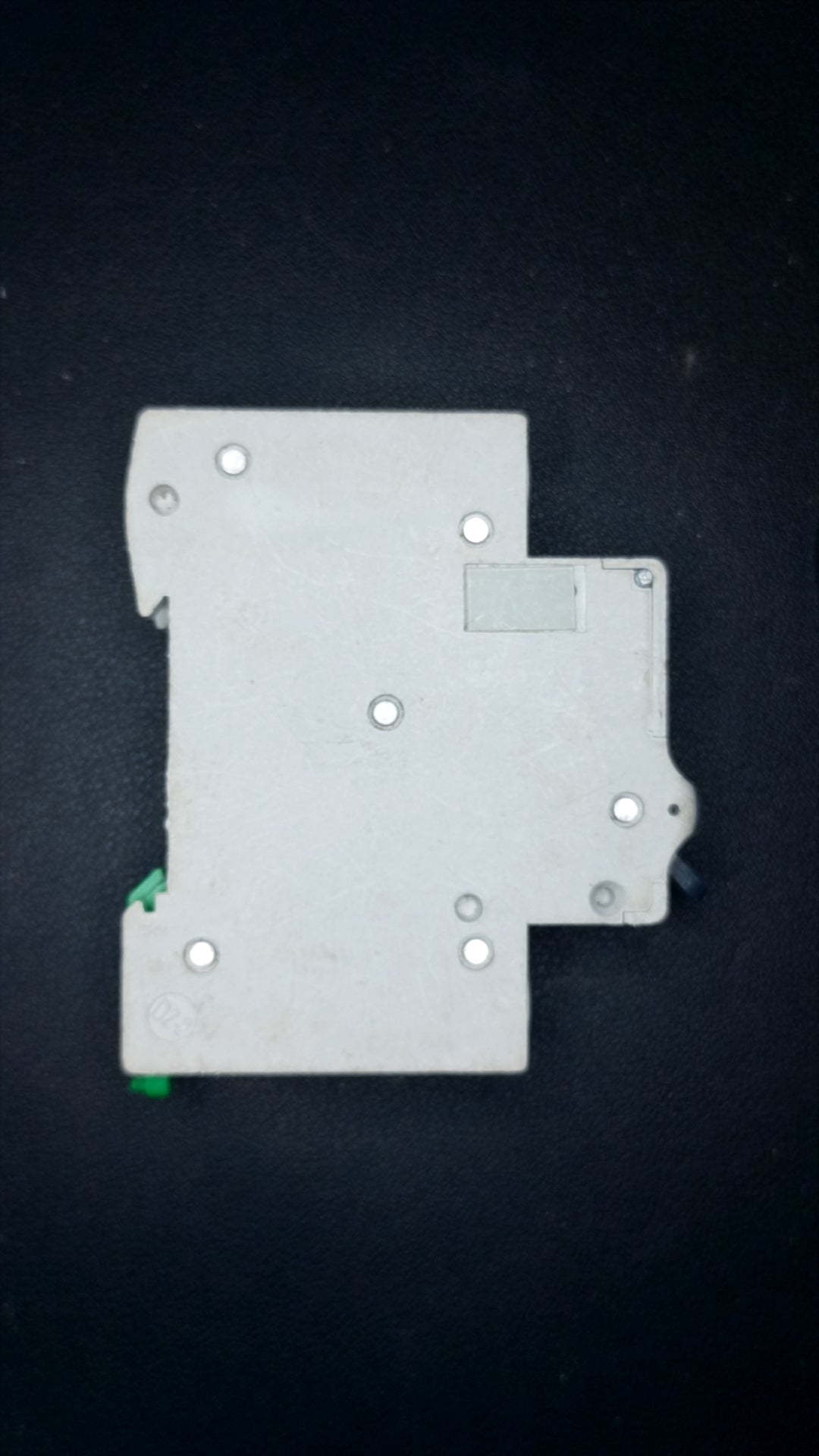 B32 Schneider Electric EZ9F16132 32A Single Pole MCB (6000A Breaking Capacity)