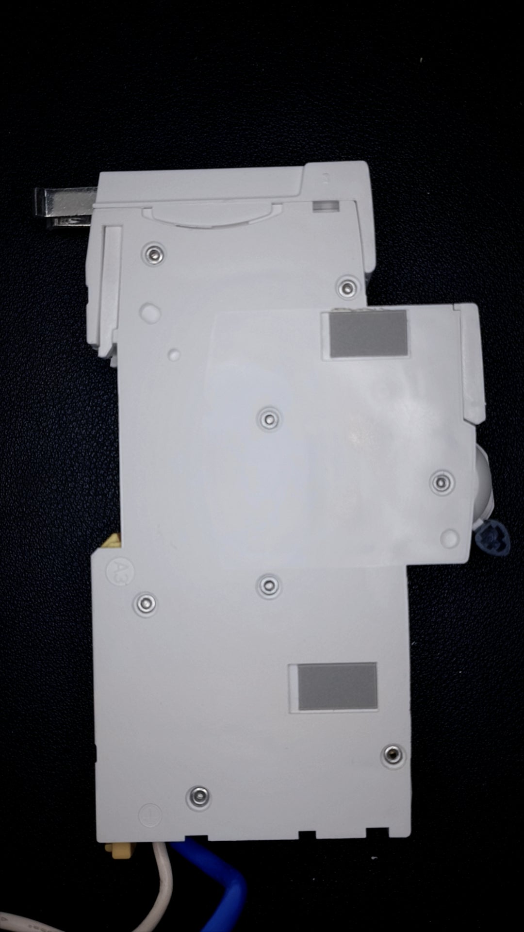B16 Schneider Electric IKQE RCBO (16A, 1 Pole, 10000A Breaking Capacity)