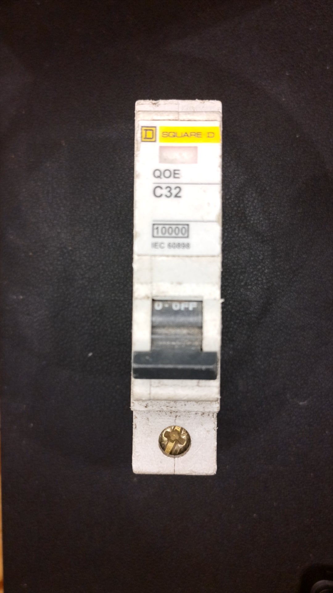 C32 Square D QOE 32A MCB (Flag Indication)