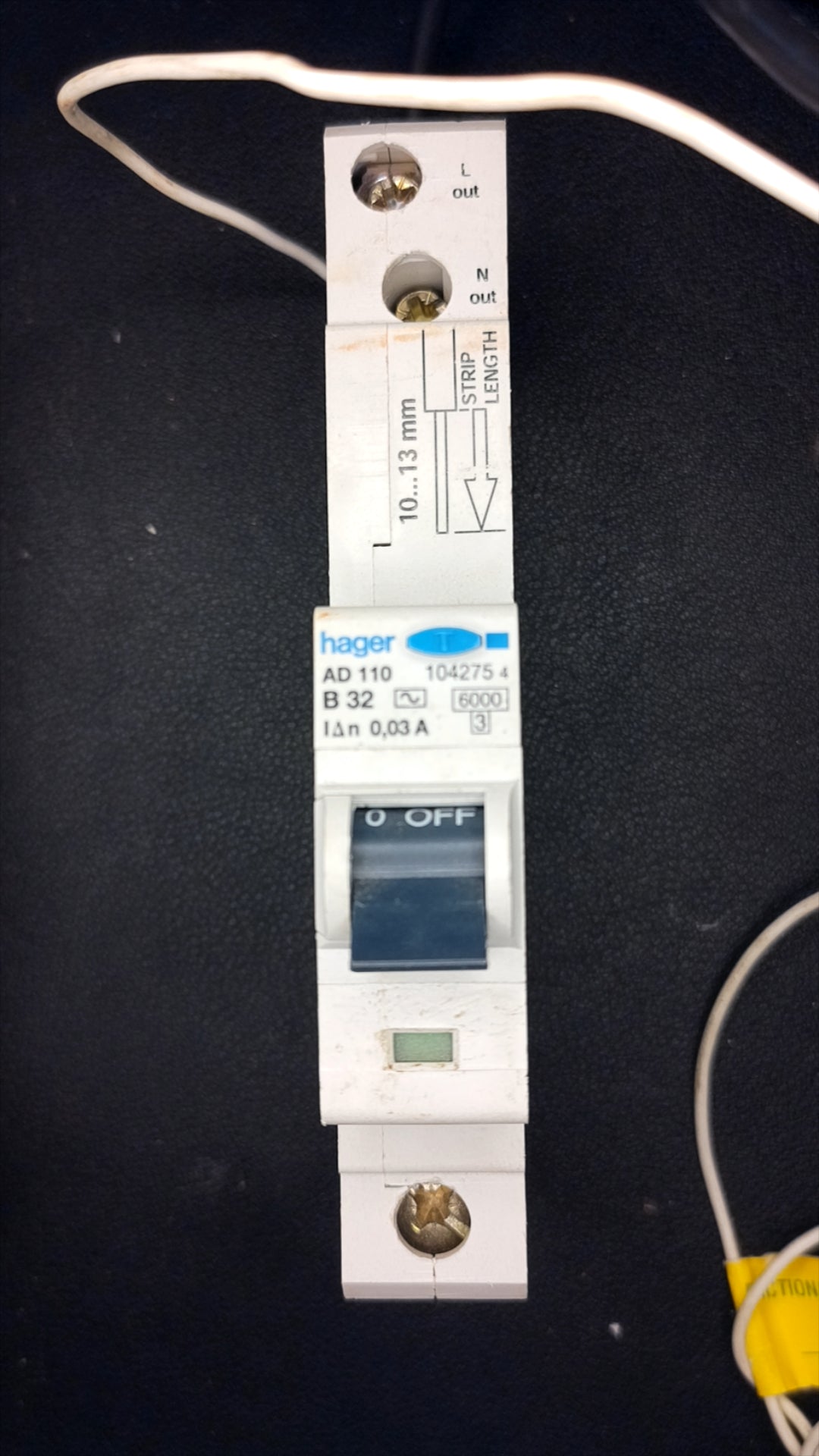 D32 Hager AD 110 32