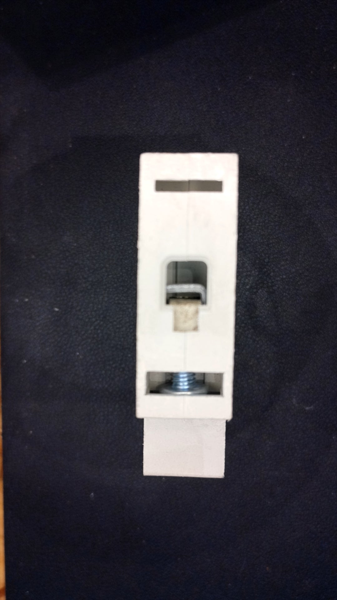 C32 British General CUMC32 32A Circuit Breaker