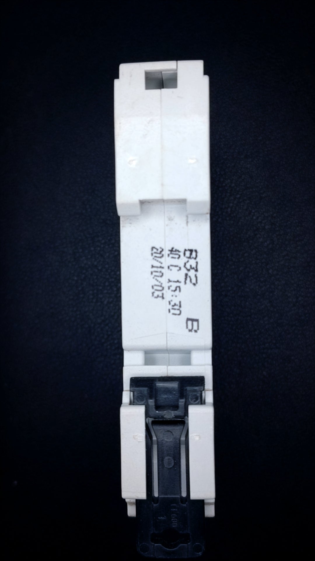 B32 Memera AD328 32A b32 Circuit Breaker