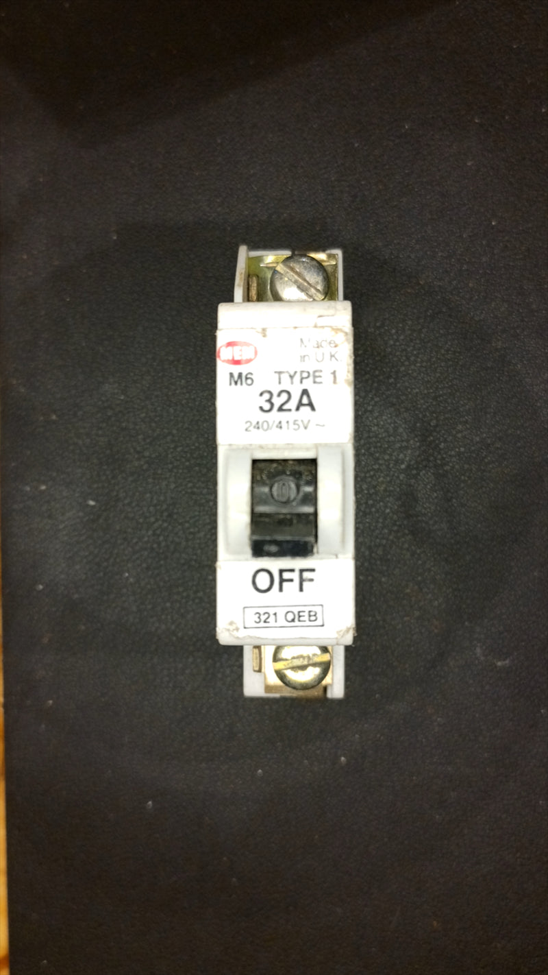 B32 MEM M6 Circuit Breaker 32A 321qeb