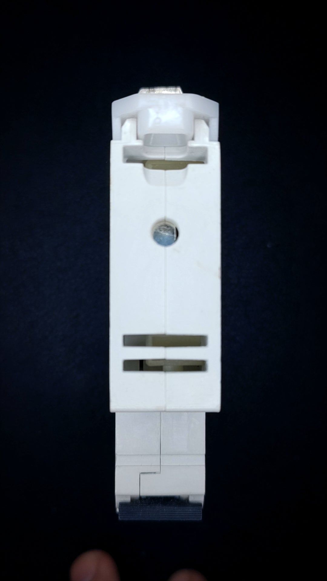 B32 Crabtree 61/B32 32A Series 5 Circuit Breaker