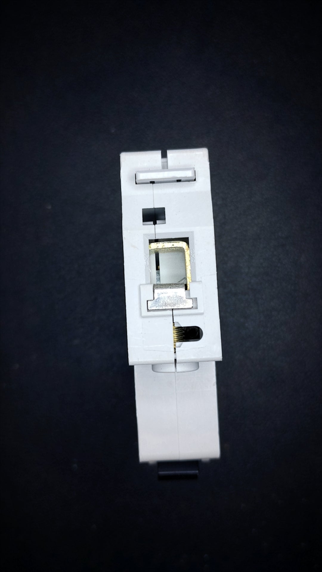 C6 Lewden EC 6A Circuit Breaker (Single Pole, 6000A Breaking Capacity)