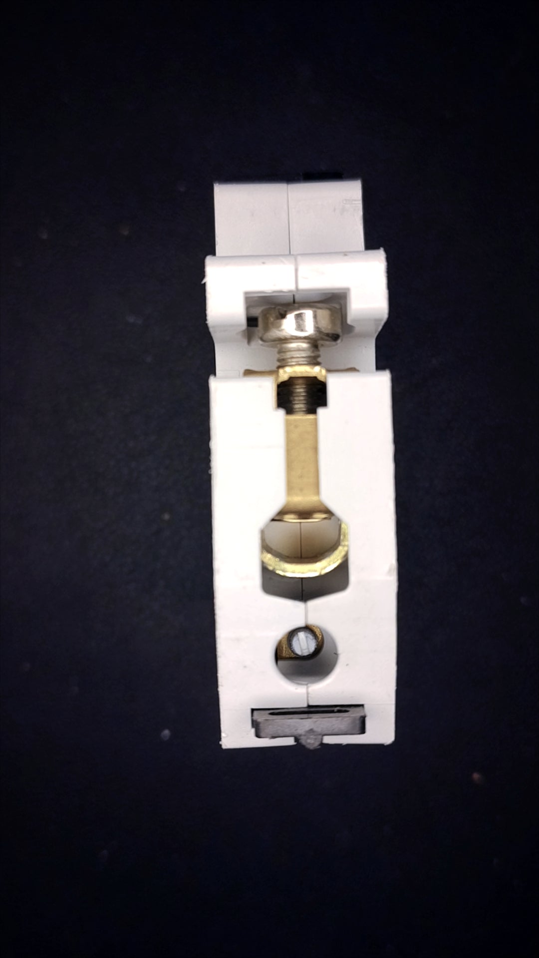 C16 GE Series E MCB 16 Amp (1 Pole, 6000A)