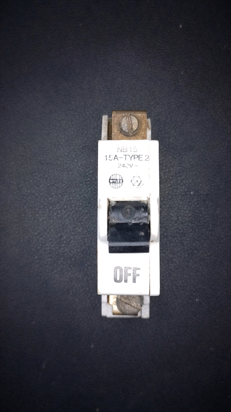 B15 Wylex NB15 15A Circuit Breaker (Single Pole)