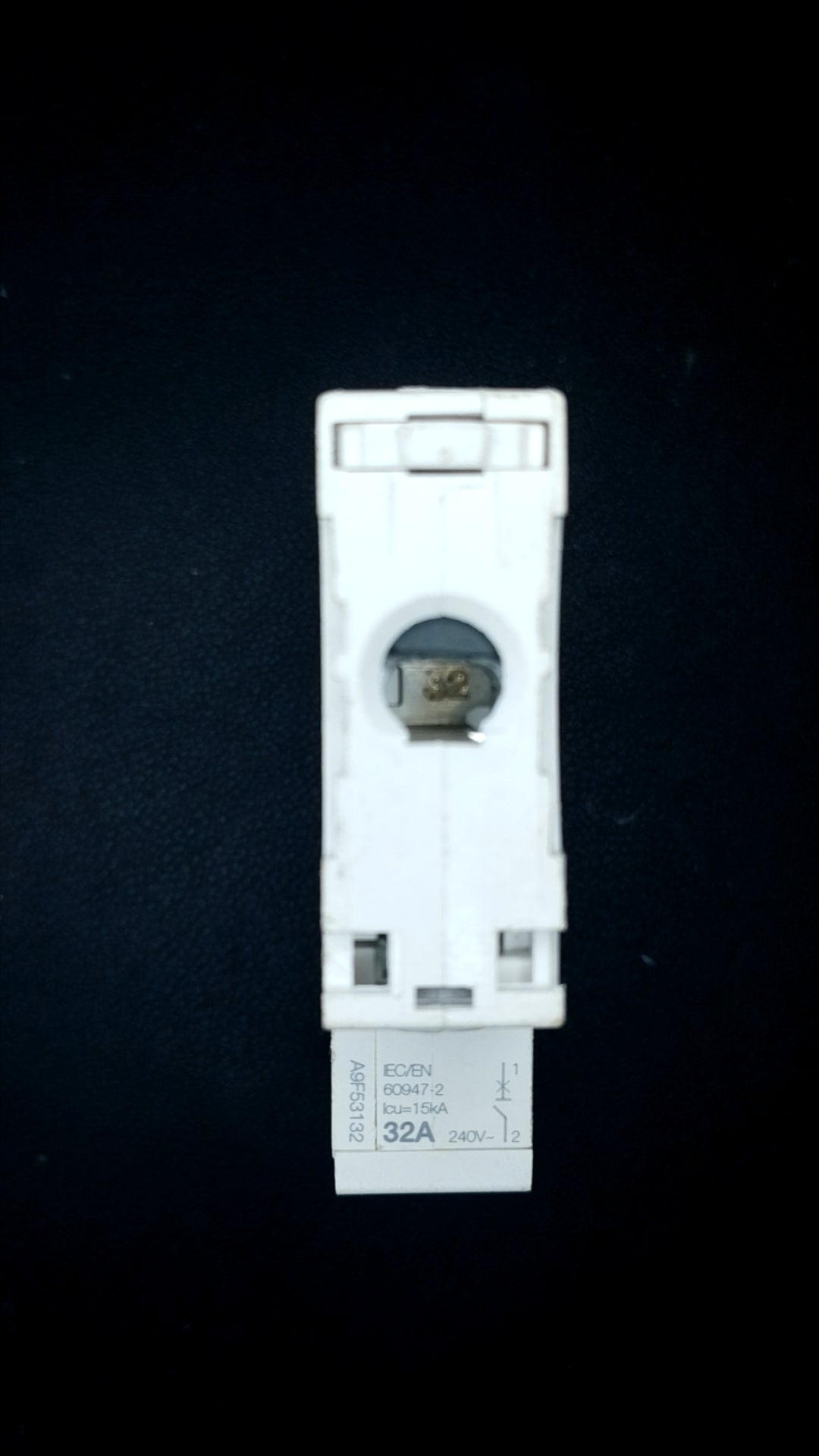C32 Schneider Electric iC60H 32A Circuit Breaker (1 Pole, 6000A Breaking Capacity)