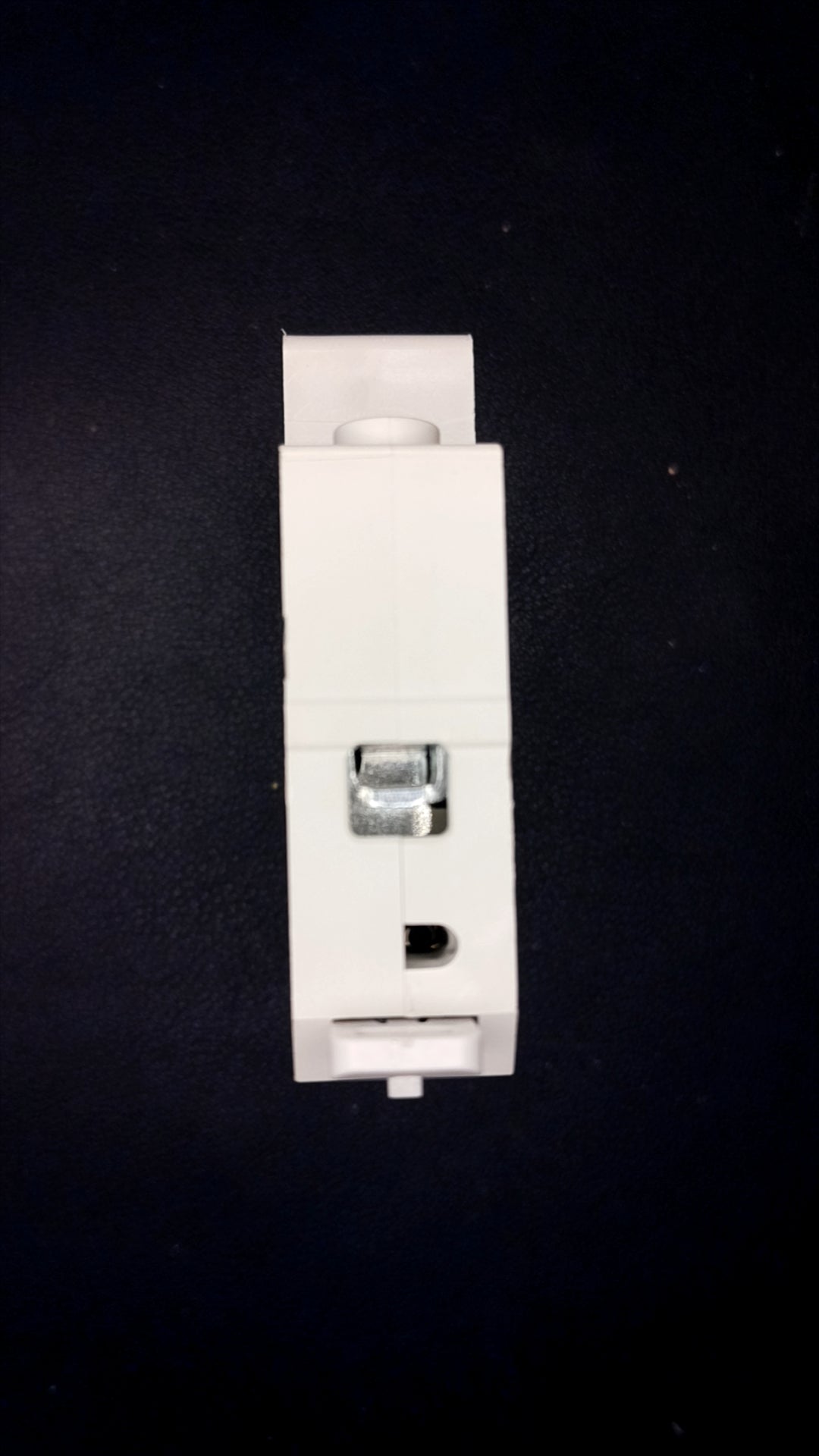 B16 Lewden 16A Circuit Breaker (G06-1b16)