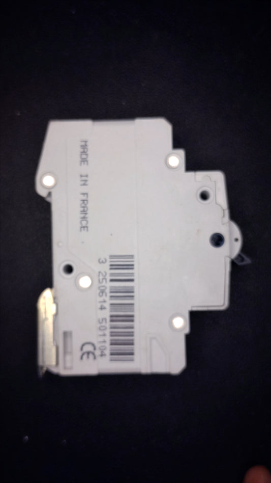 B10 Hager MT 110 10A Circuit Breaker (1 Pole, 6000A)