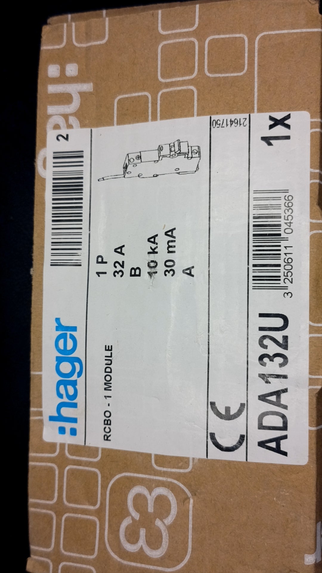 C32 Hager ADA132U 32 NEW