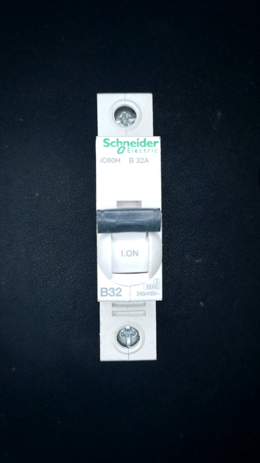 C32 Schneider Electric iC60H 32A Circuit Breaker (1 Pole, 6000A Breaking Capacity)