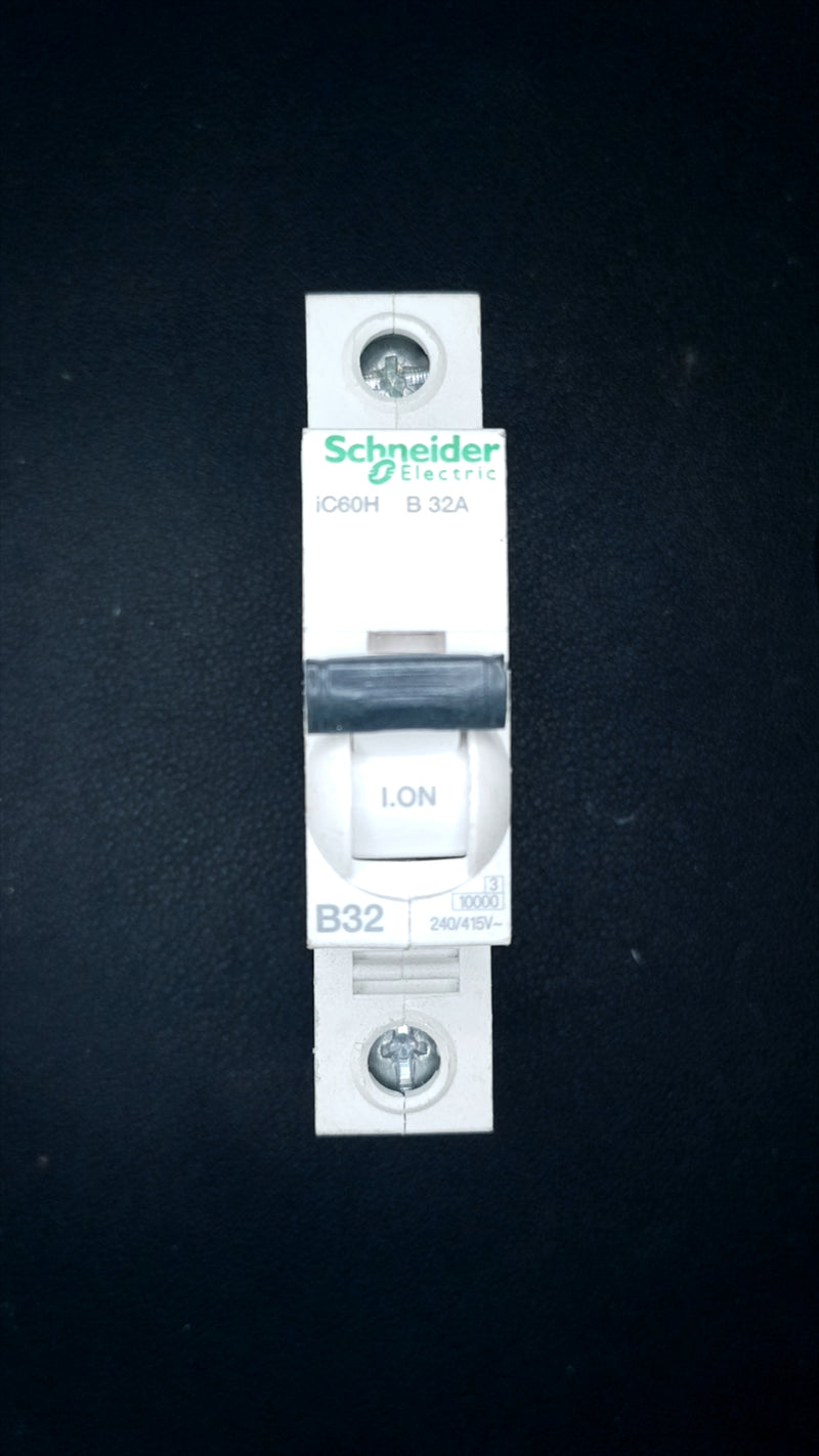 C32 Schneider Electric iC60H 32A Circuit Breaker (1 Pole, 6000A Breaking Capacity)