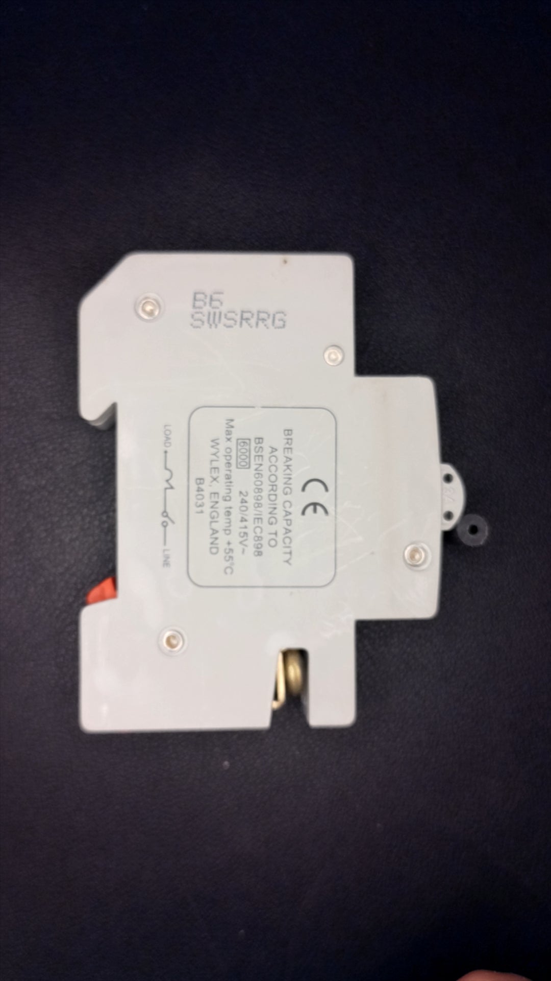 B6 Wylex NSB06 6A Series 3 MCB (center top terminal)