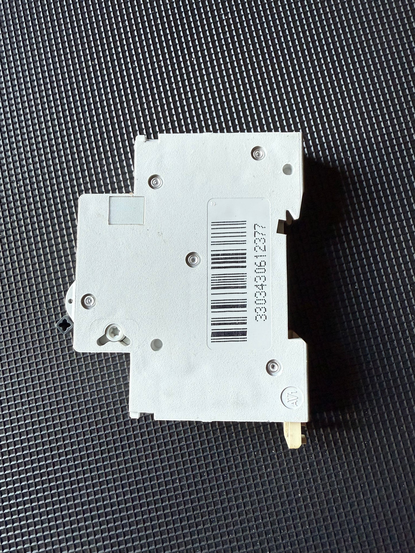 B6 SQUARE D 6A Curve B 6kA MCB Circuit Breaker DOMAE DOM32B6 (Used)