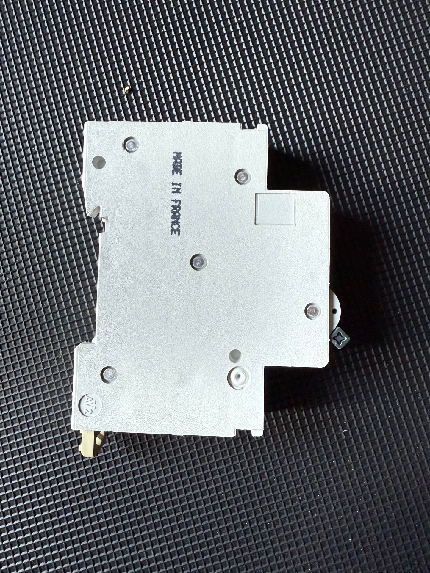 B6 SQUARE D 6A Curve B 6kA MCB Circuit Breaker DOMAE DOM32B6 (Used)