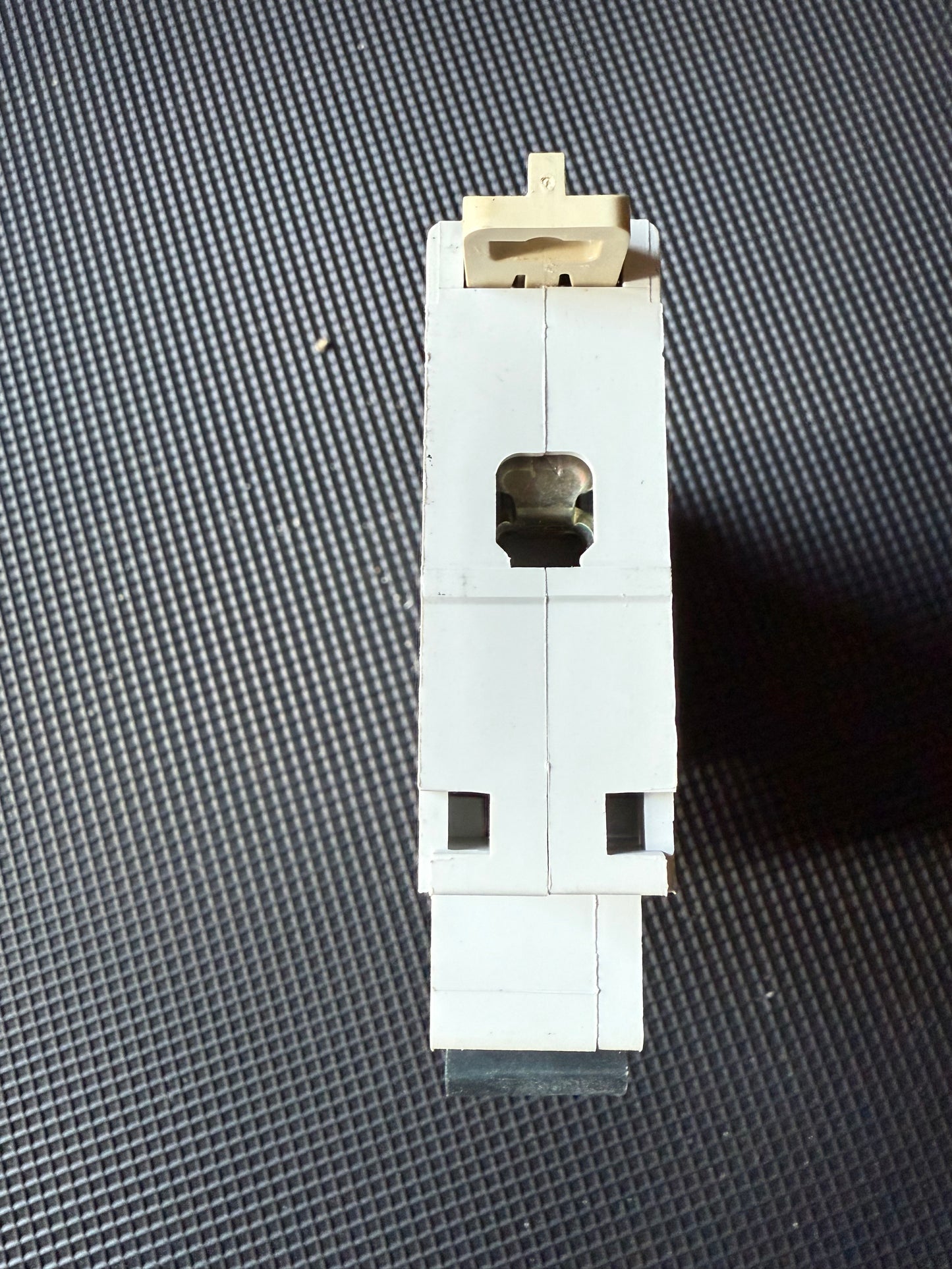 B6 SQUARE D 6A Curve B 6kA MCB Circuit Breaker DOMAE DOM32B6 (Used)