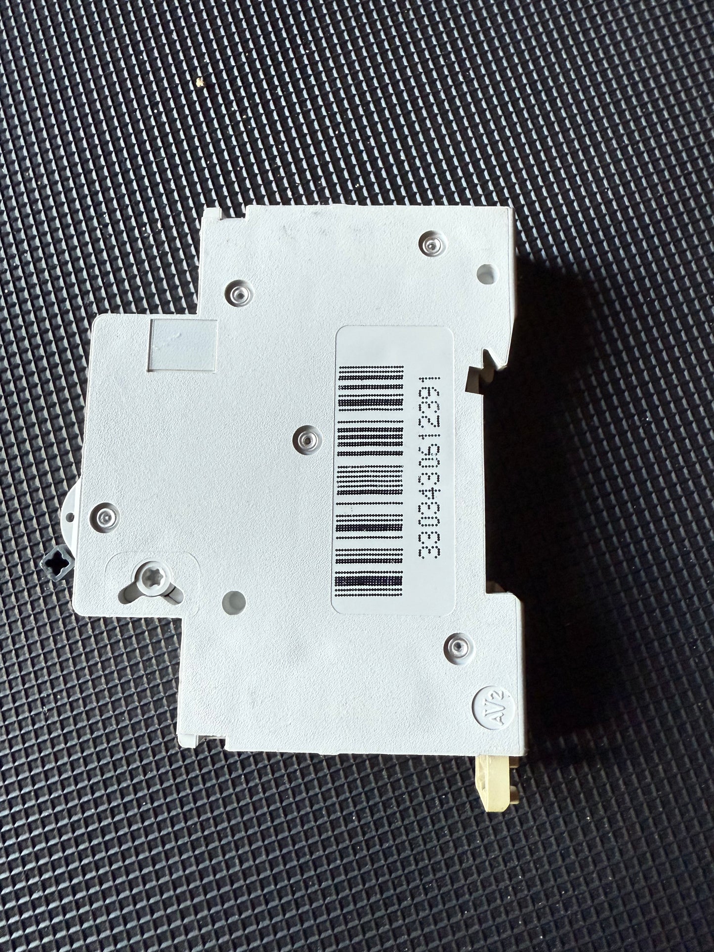 SQUARE D 16 AMP CURVE B 6kA MCB CIRCUIT BREAKER DOMAE DOM32B6 USED