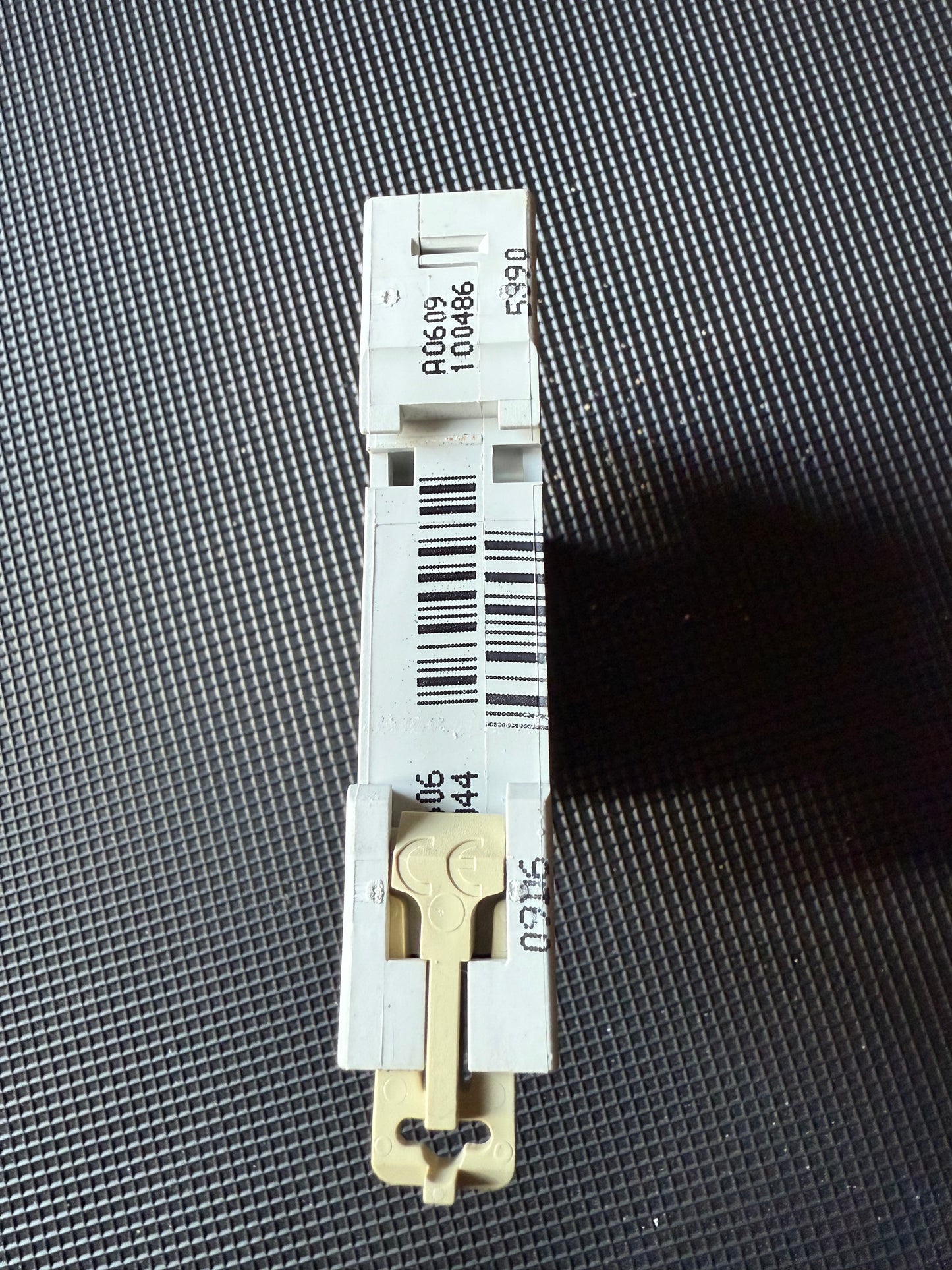 SQUARE D 16 AMP CURVE B 6kA MCB CIRCUIT BREAKER DOMAE DOM32B6 USED