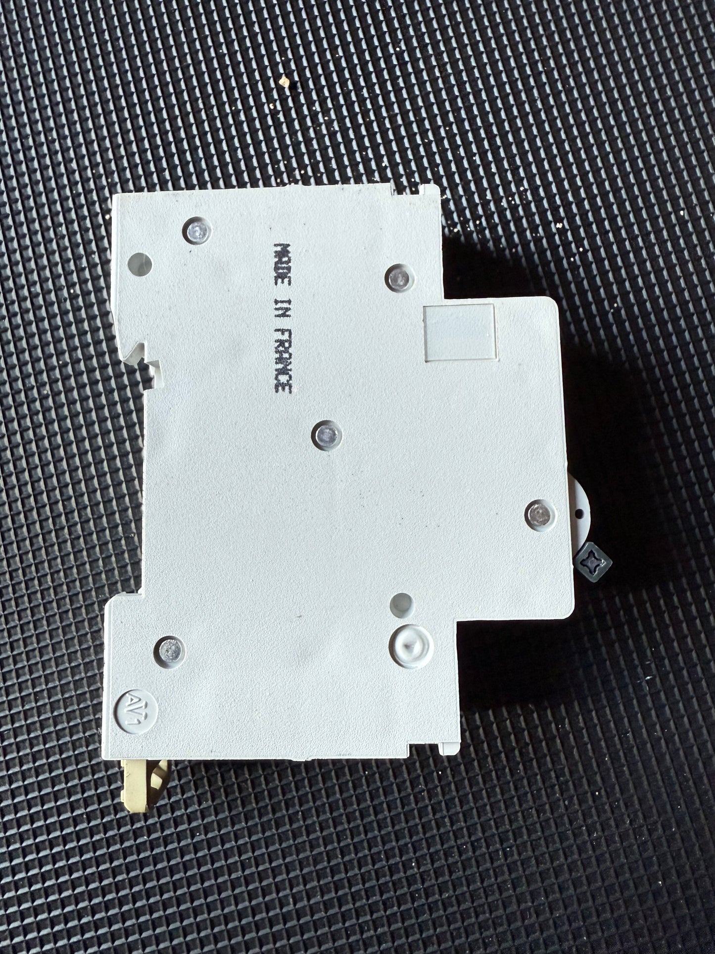 SQUARE D 16 AMP CURVE B 6kA MCB CIRCUIT BREAKER DOMAE DOM32B6 USED