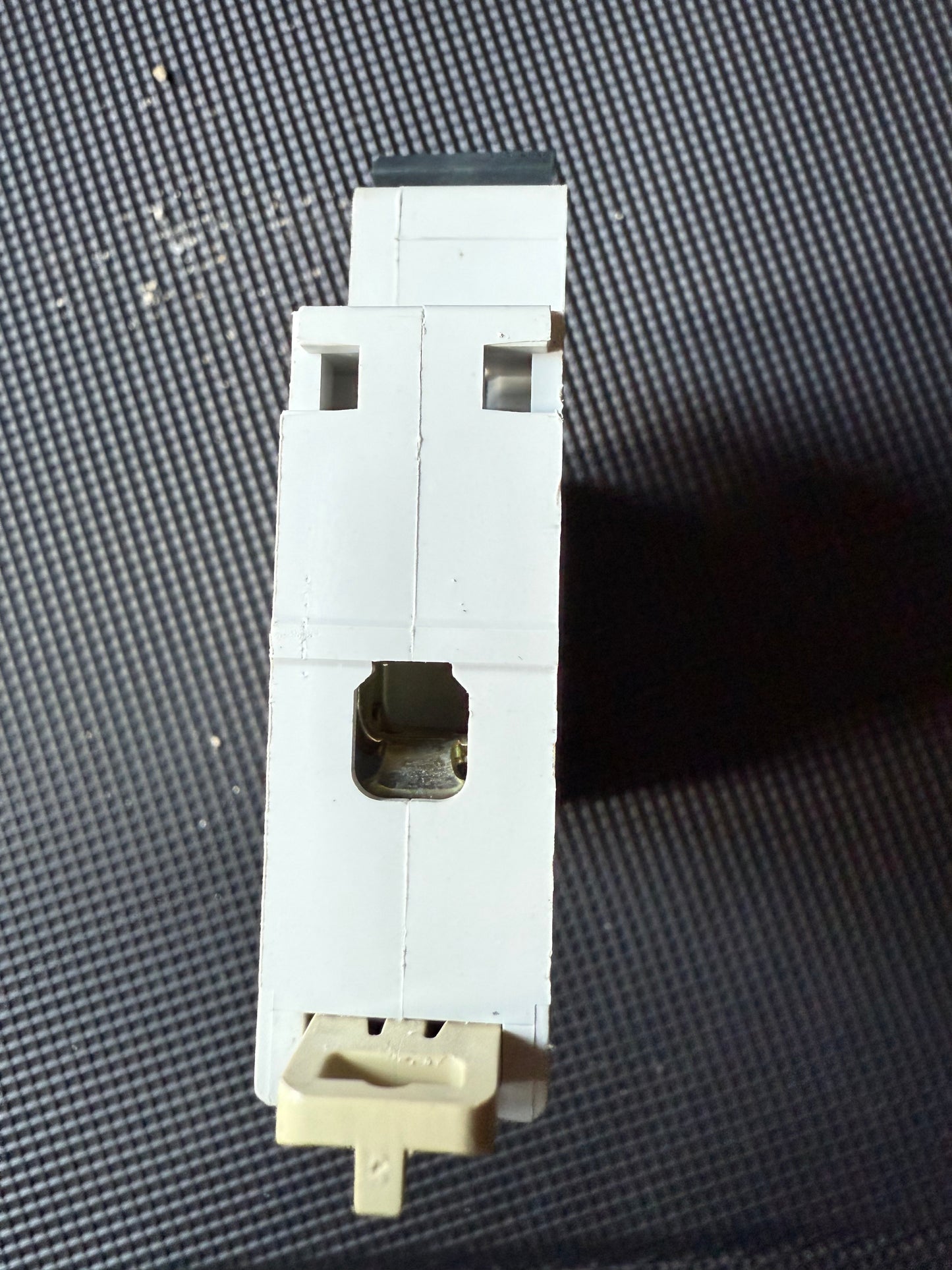 SQUARE D 16 AMP CURVE B 6kA MCB CIRCUIT BREAKER DOMAE DOM32B6 USED