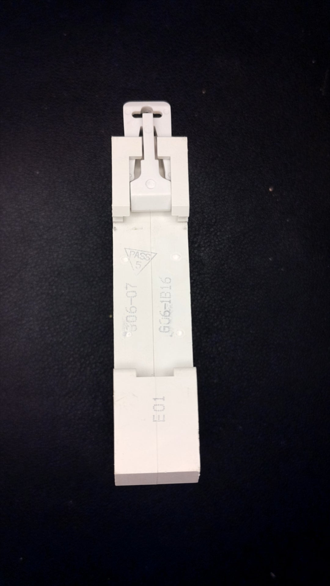 B16 Lewden 16A Circuit Breaker (G06-1b16)