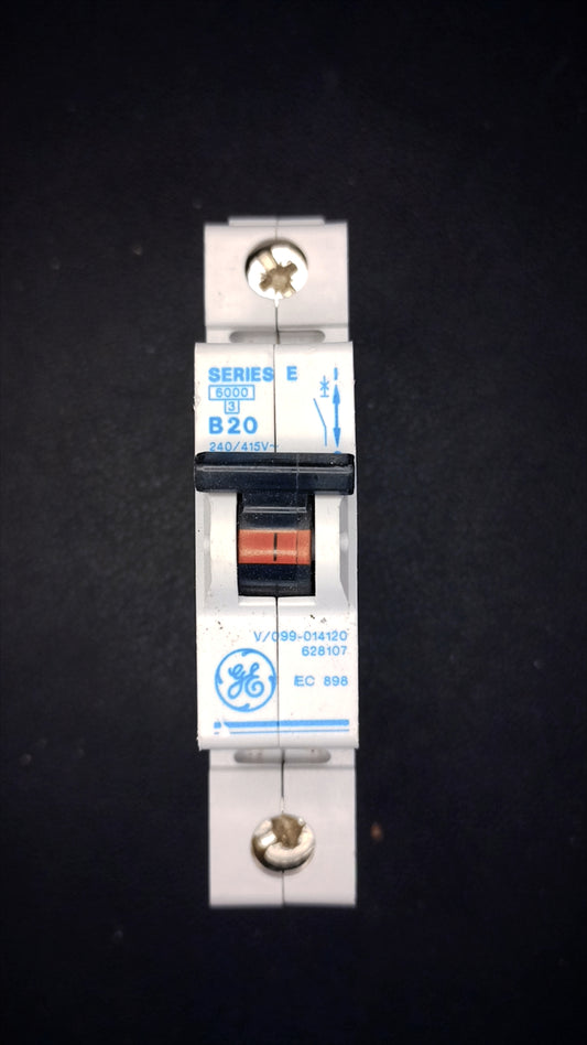 B20 Series E GE E9000 20A Circuit Breaker (V/099-014120 628107)