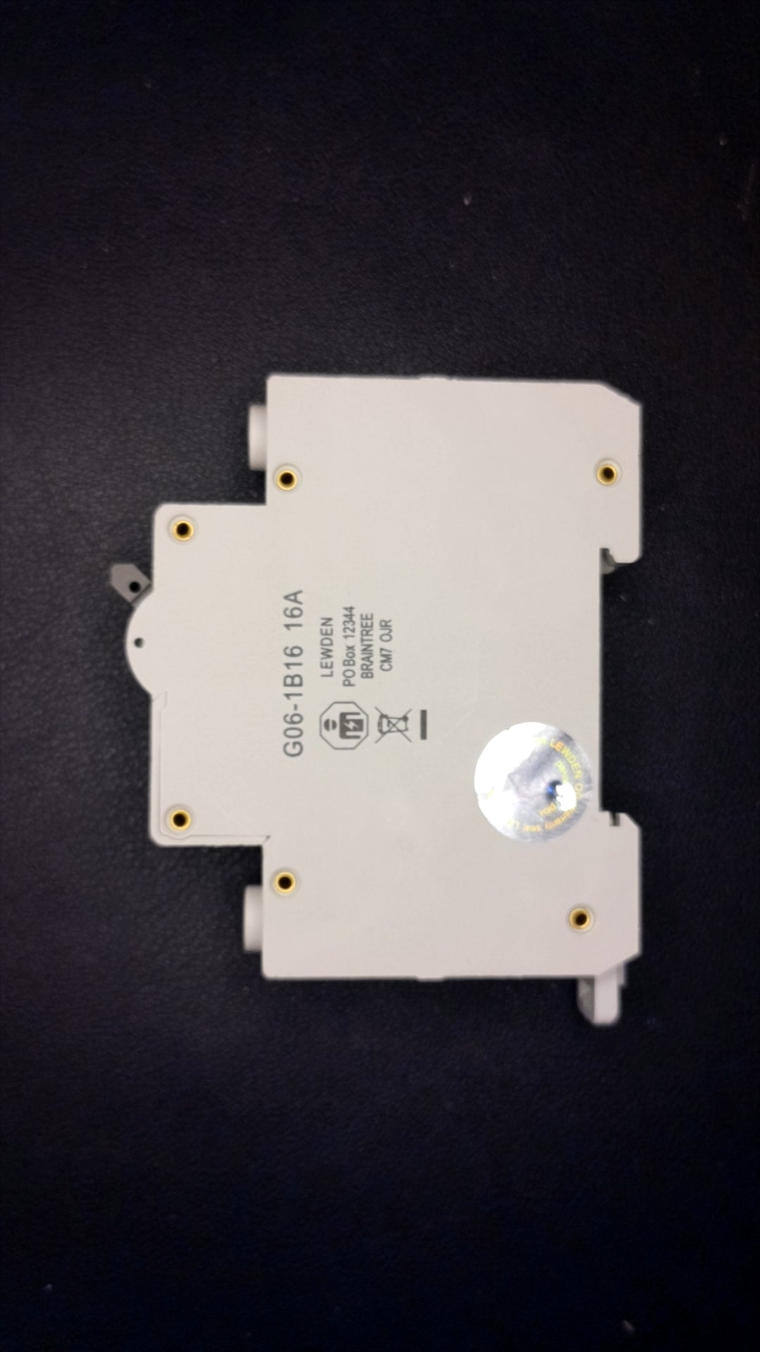 B16 Lewden 16A Circuit Breaker (G06-1b16)