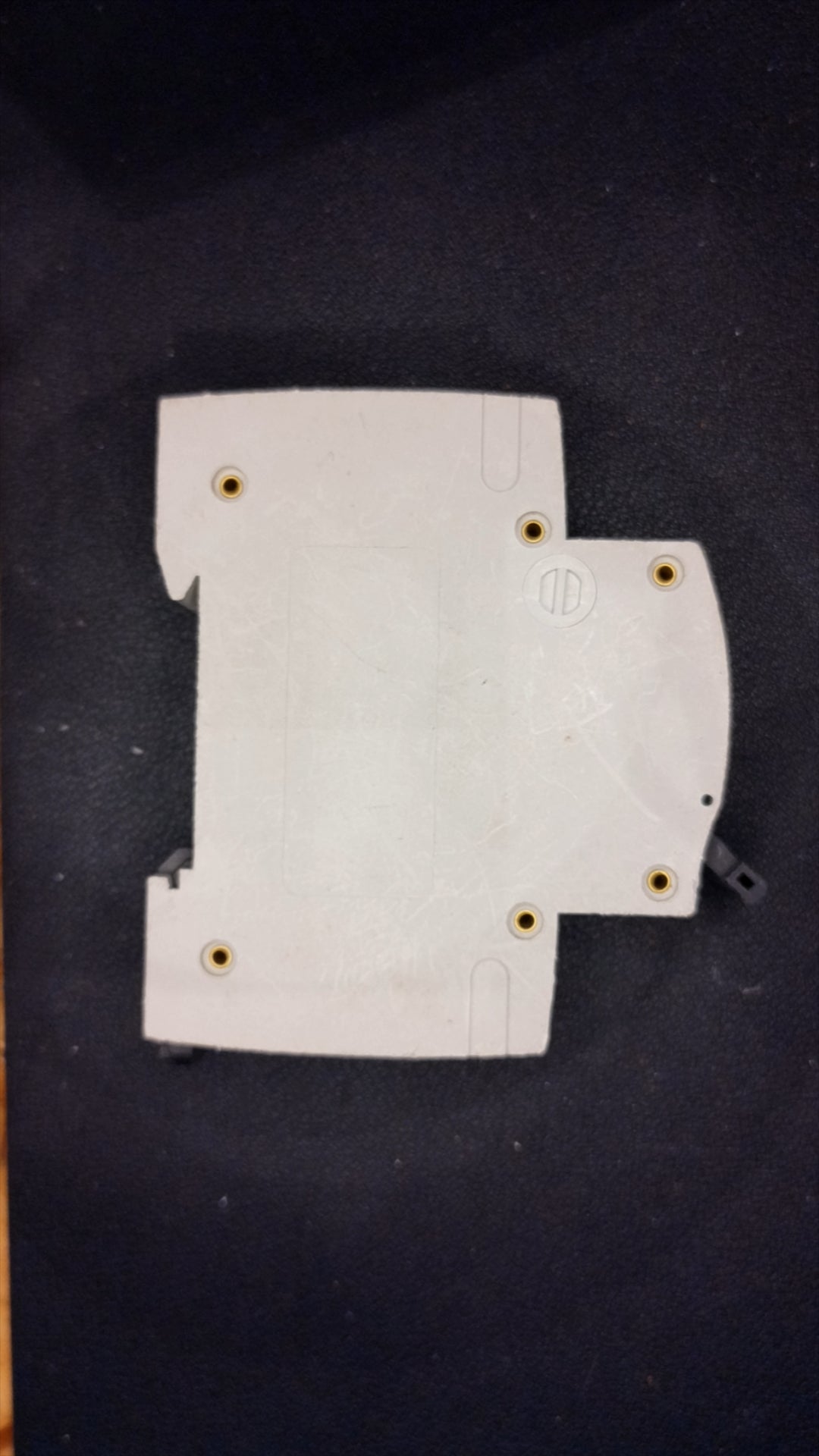 C32 British General CUMC32 32A Circuit Breaker