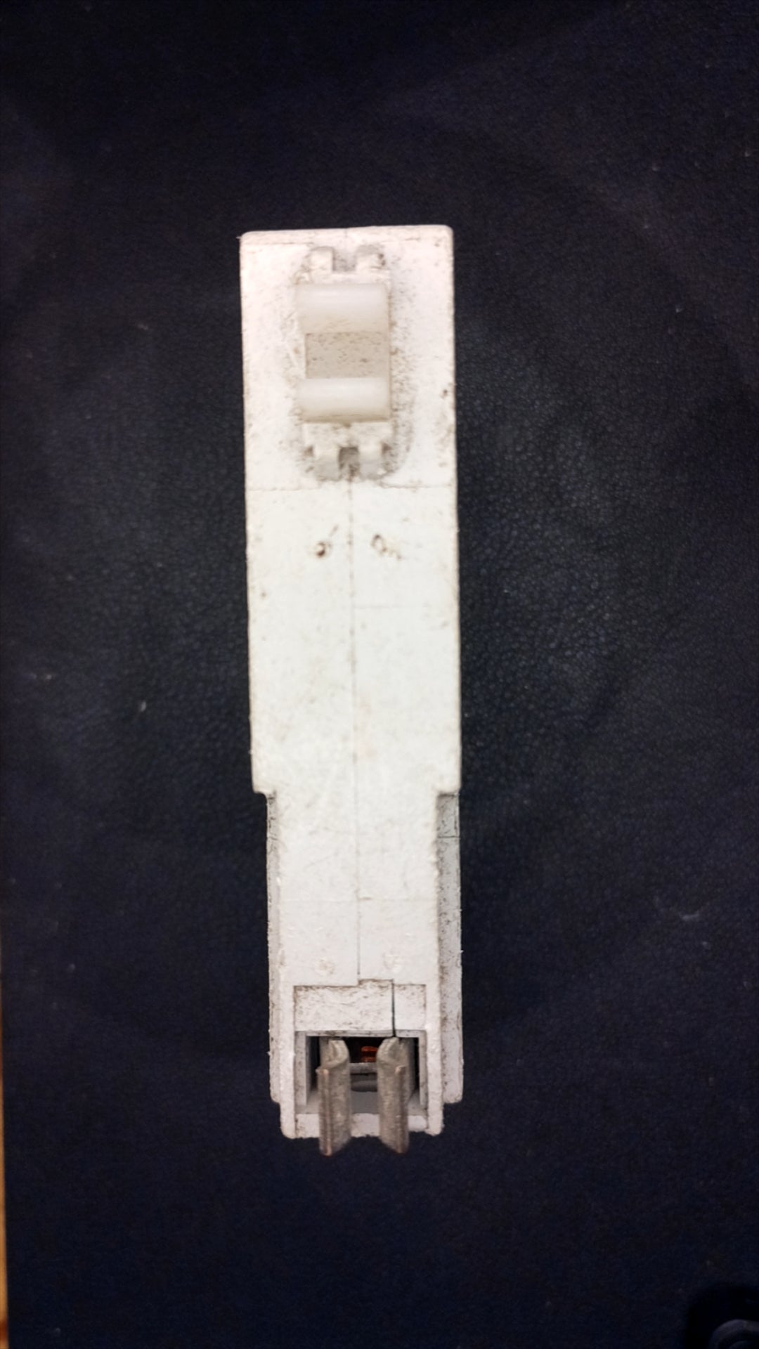 C32 Square D QOE 32A MCB (Flag Indication)