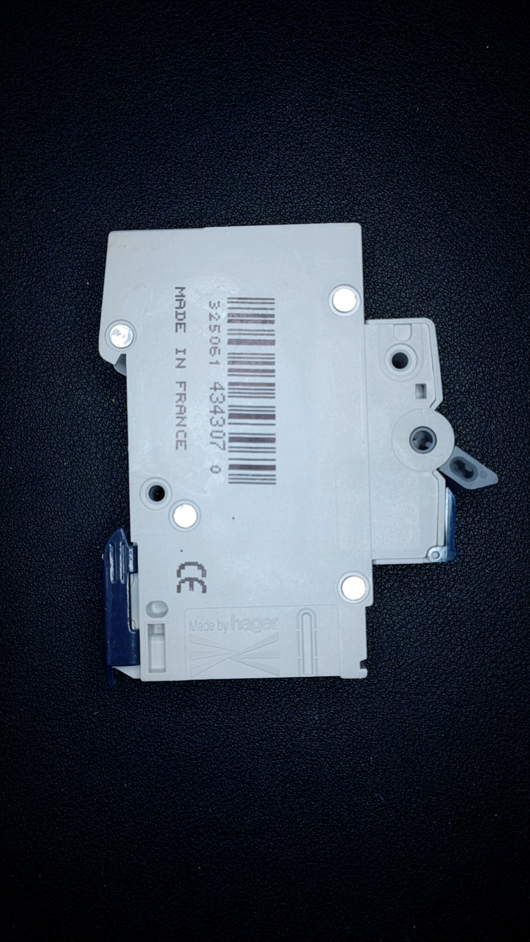 B32 Hager MTN132 32A Circuit Breaker (1 Pole, 6000A)