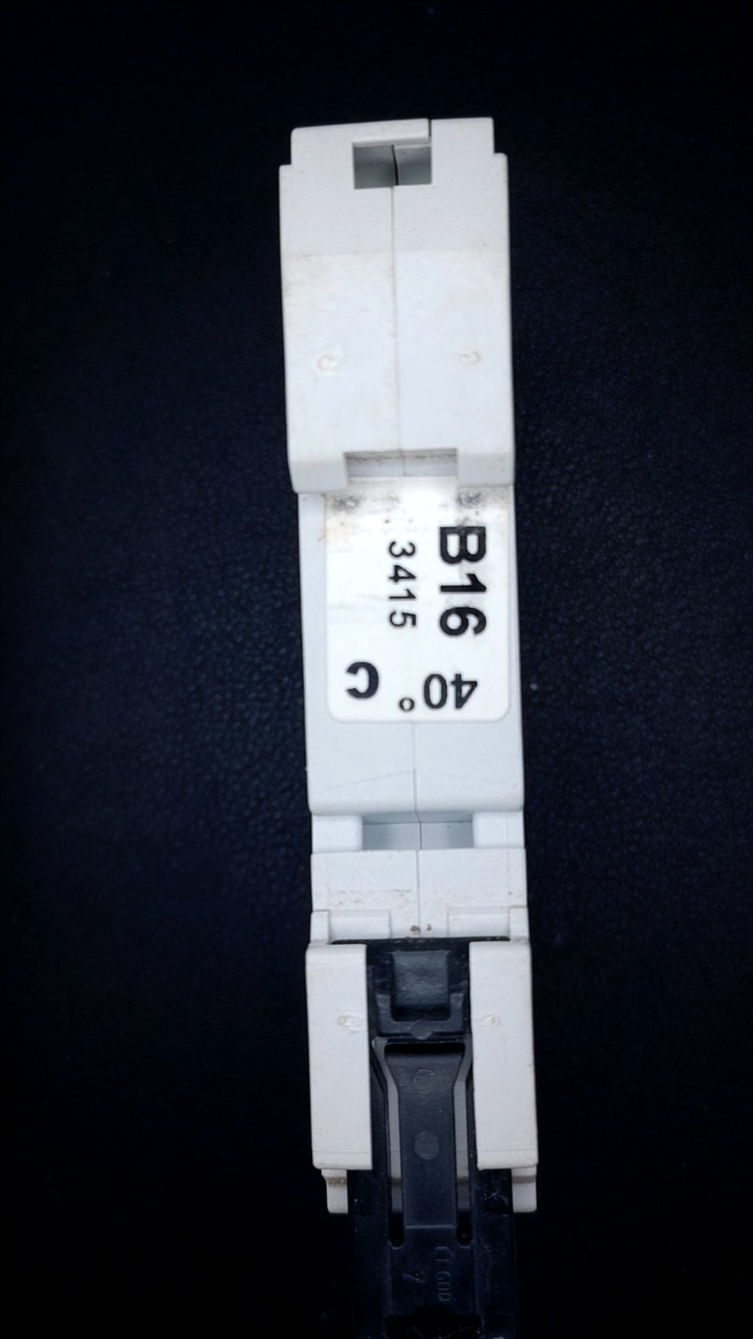 B16 Memera AD16B 16A Circuit Breaker