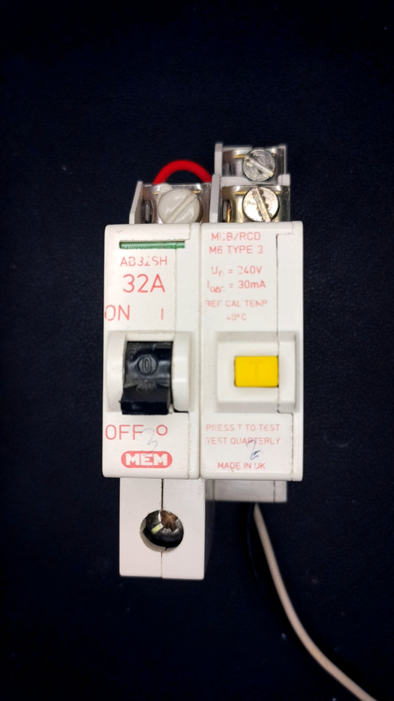 B32 MEM M6 TYPE 3 32A