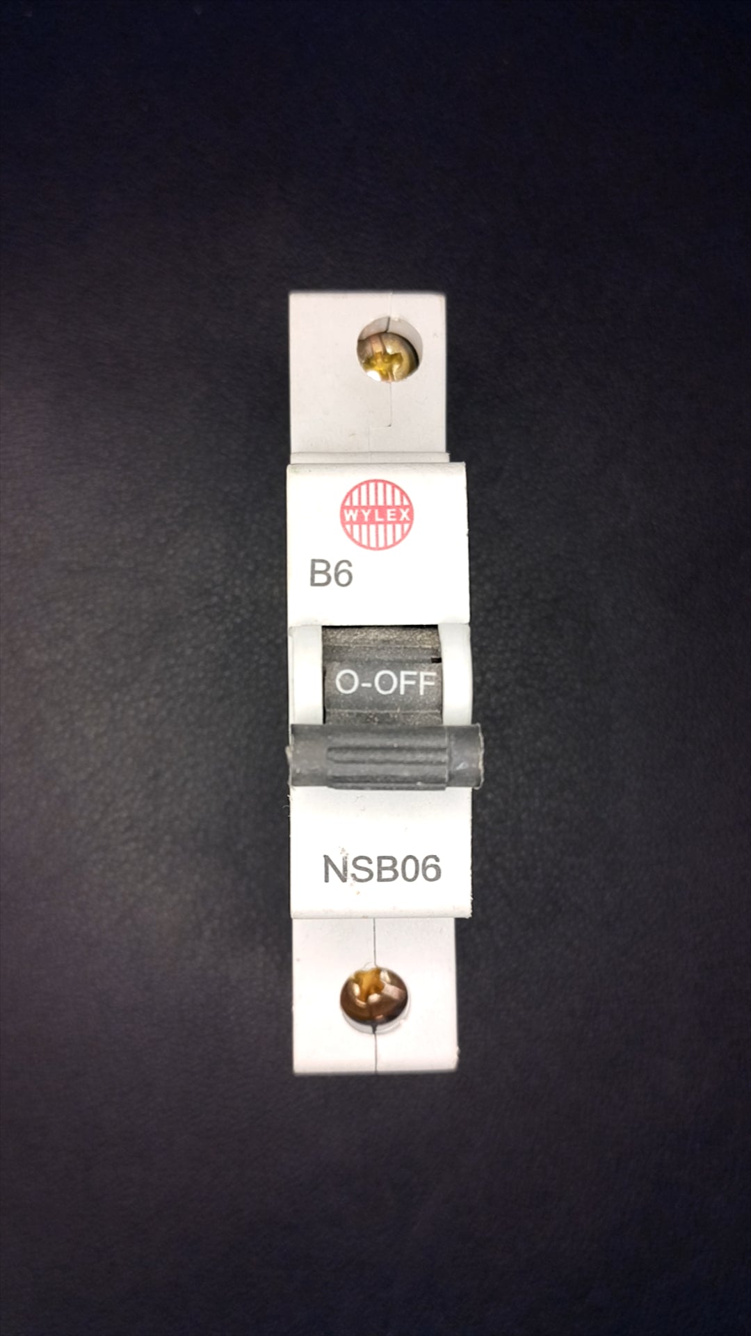 B6 Wylex NSB06 6A Series 3 (Offset Top Terminal) Circuit Breaker
