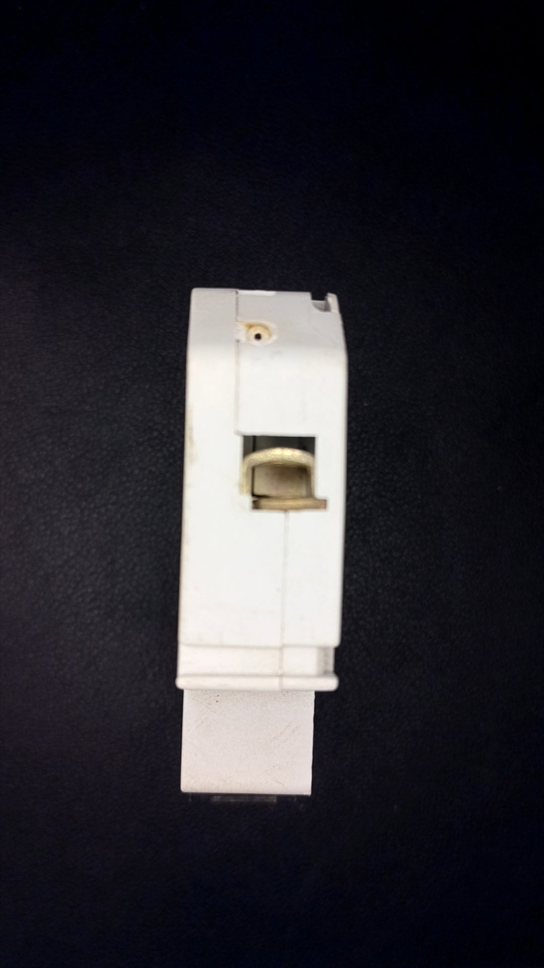 B32 Wylex NSB32 B32 MCB Series 3 (offset top terminal)