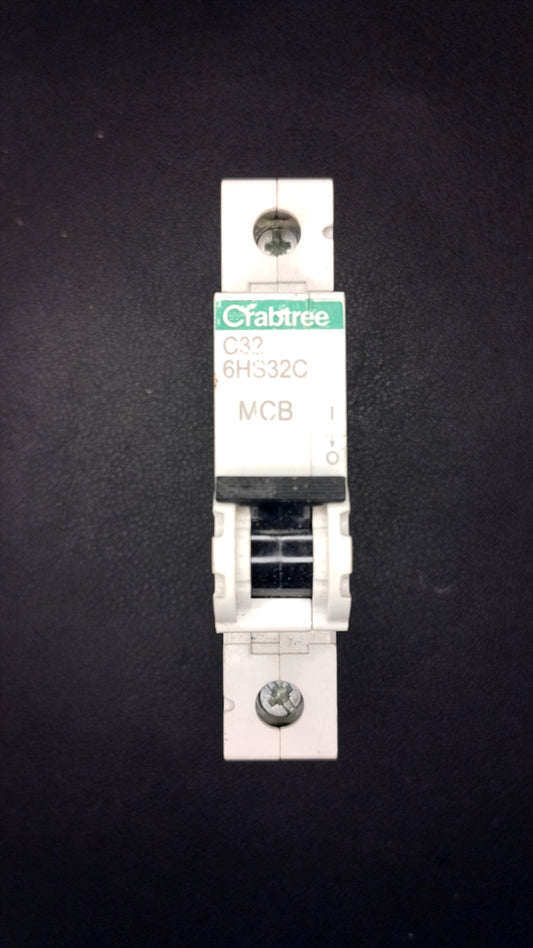 C32 Crabtree 6HS32C 32A Series 3 Circuit Breaker