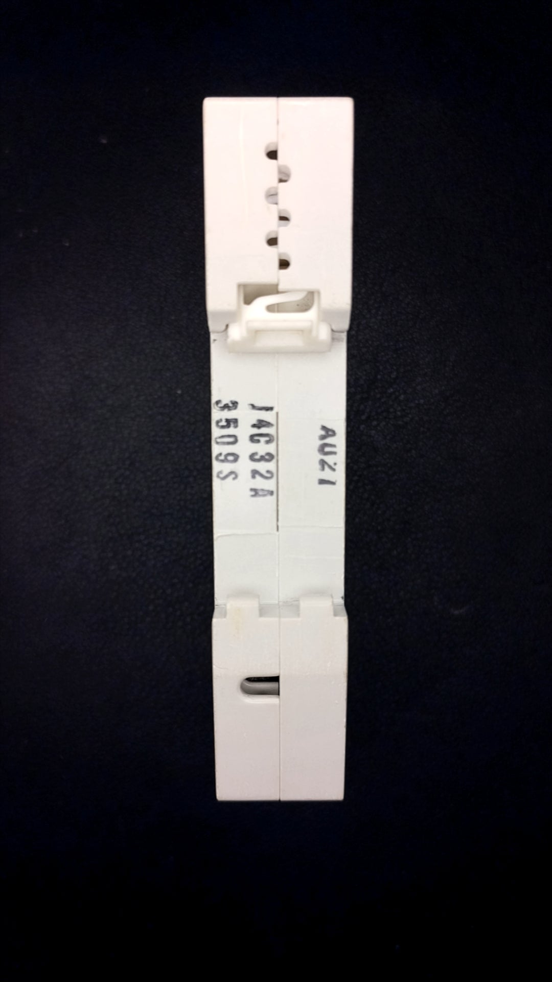 C32 Crabtree 6HS32C 32A Series 3 Circuit Breaker
