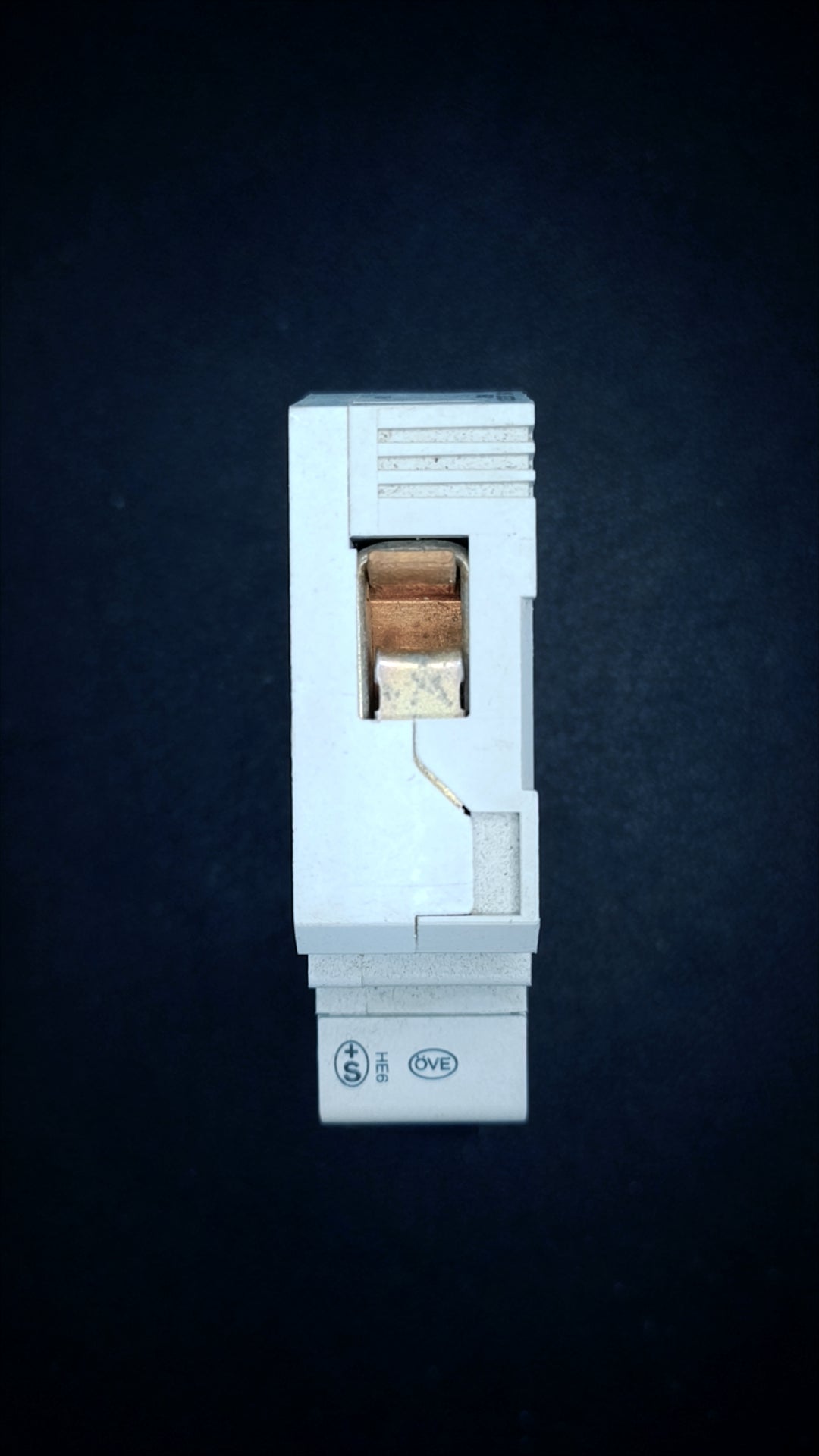 MT132 32A Circuit Breaker (1 Pole, 6000A)