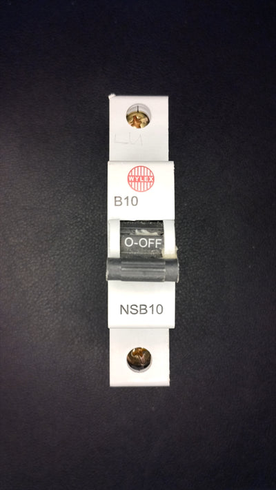B10 Wylex NSB10 10A Series 3 MCB (center top terminal)
