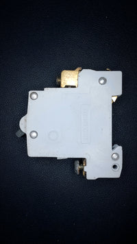 B15 Wylex NB15 15A Circuit Breaker (Single Pole)