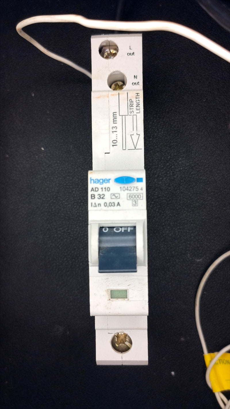 D32 Hager AD 110 32