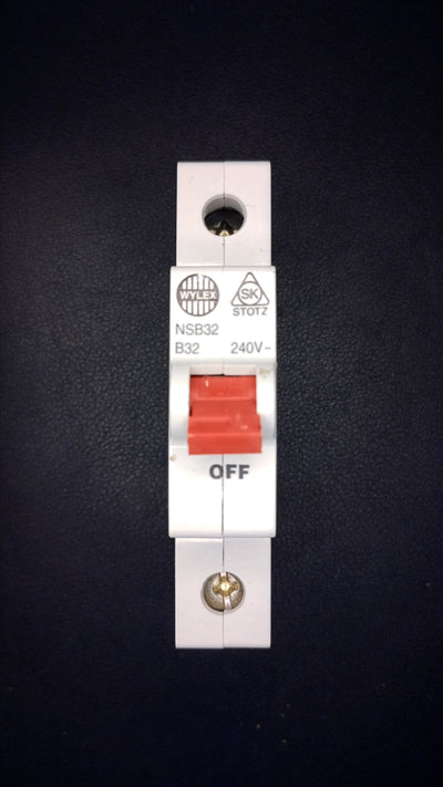 B32 Wylex NSB32 32A Single Pole MCB (Red Switch)