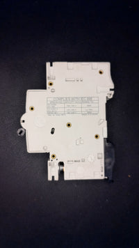 B32 Wylex NSB32 32A Series 2 Circuit Breaker (Black Clip)