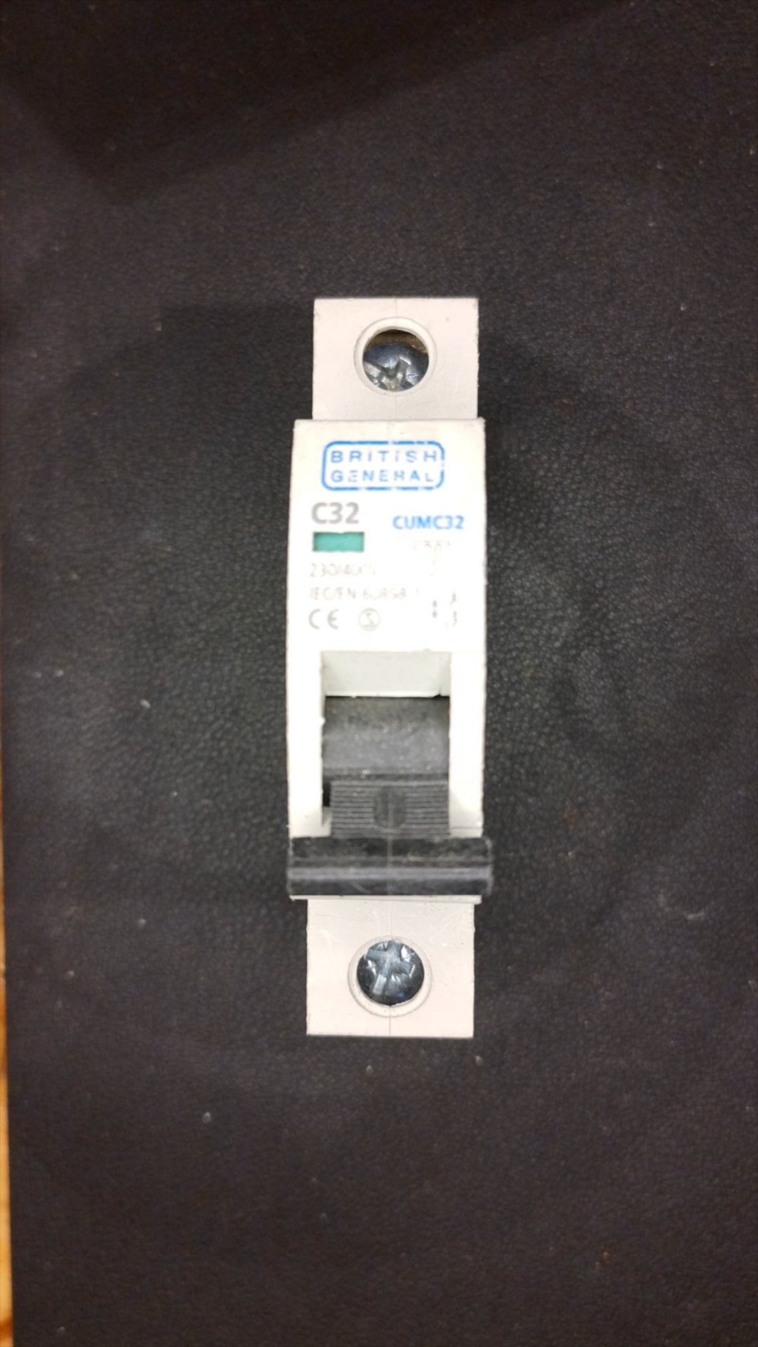 C32 British General CUMC32 32A Circuit Breaker
