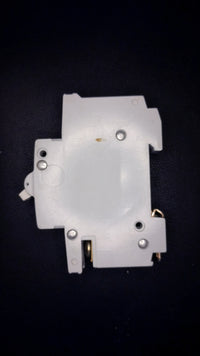 B6 Wylex NSB06 6A White Switch (Single Pole)